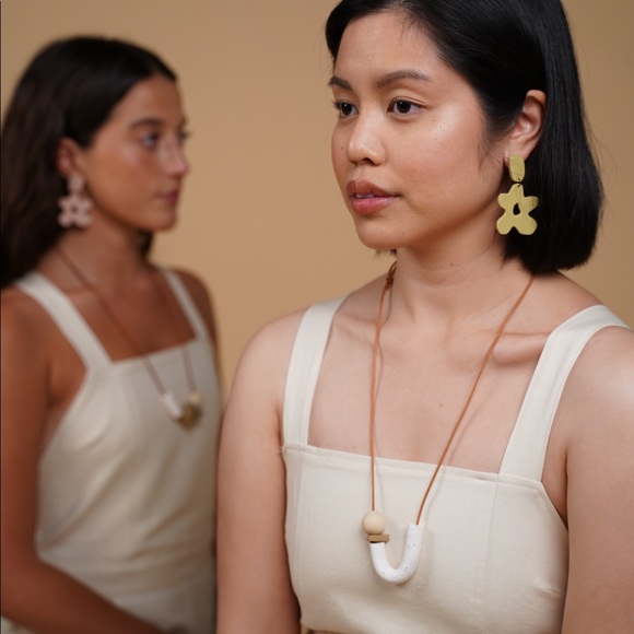 Handmade Clay Geometric Minimal Earrings - Picture 3 of 4